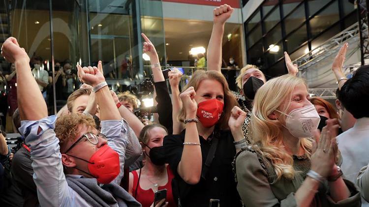 Almanya’daki genel seçimde son durum: Sosyal Demokrat Parti birinci çıktı