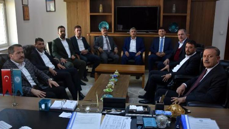 Memur-Sen Genel Başkanı Ali Yalçın, Bitliste ziyaretlerde bulundu