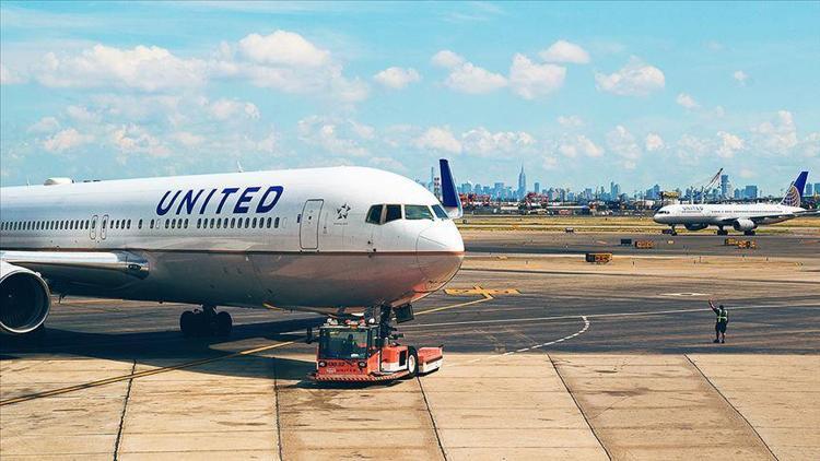 United Airlines, ABDde aşılanmayı reddeden 600e yakın çalışanını işten çıkartıyor