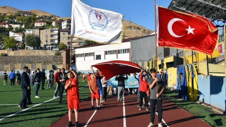 Bitlis’te Amatör Spor Haftası açılış programı düzenlendi