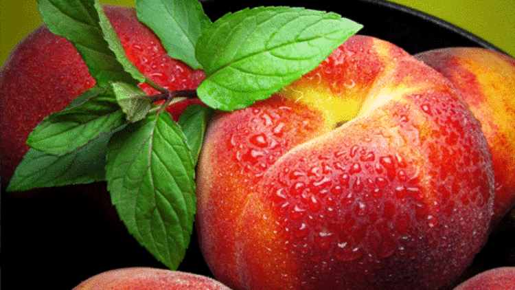 Nektarin besin değerleri: 1 nektarin kaç kalori? Protein ve karbonhidrat değerleri..