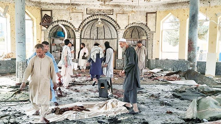 Afganistan’da cuma namazına bombalı saldırı