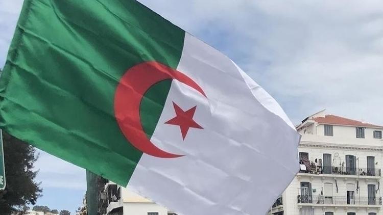 Cezayir Paris Büyükelçisi için şart koştu