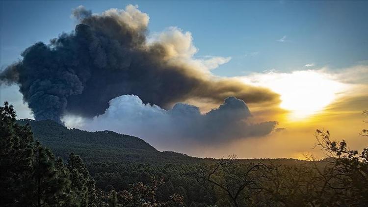 La Palma Adasında yanardağ felaketi sürüyor: Yüzlerce kişi daha evinden oldu