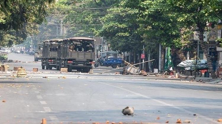 Myanmarda  çatışma 30 ordu mensubunu öldürdü iddiası