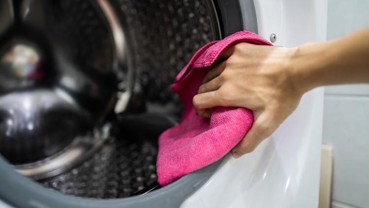 Çamaşır makinesi kokusu nasıl temizlenir?