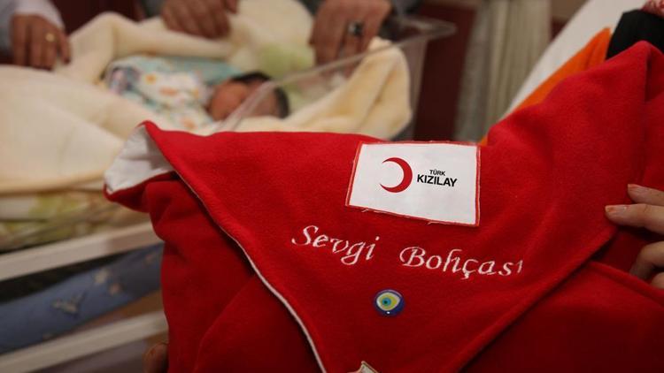 Türk Kızılay’dan ihtiyaç sahiplerine Sevgi Bohçası