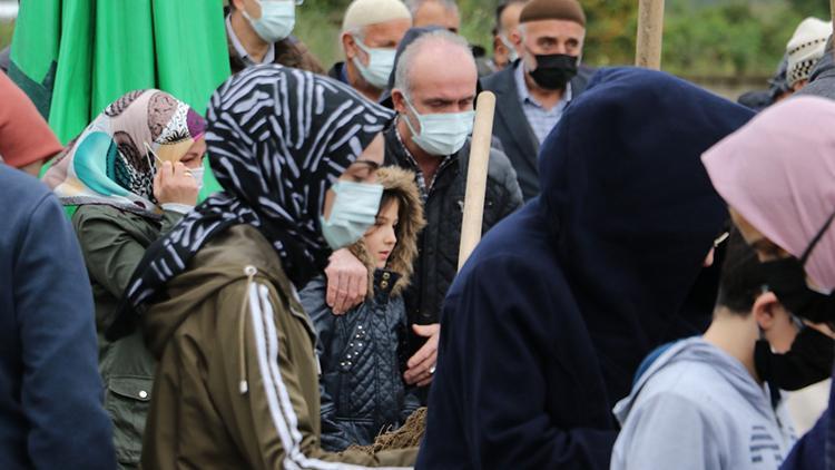 İki kardeş 15 dakika arayla koronavirüsten hayatını kaybetti