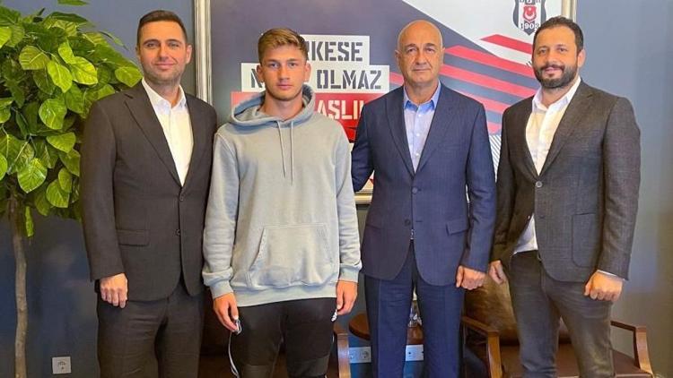 Son dakika: Beşiktaştan Semih Kılıçsoya profesyonel sözleşme