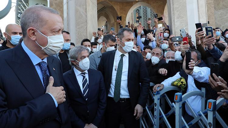 Cumhurbaşkanı Erdoğan, cuma namazını Taksim Camiinde kıldı