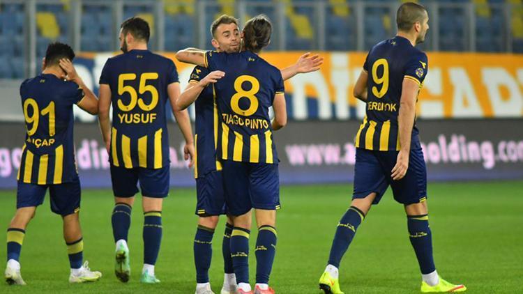 Ankaragücü namağlup liderliğini sürdürdü Manisa FK 2 golle yıkıldı