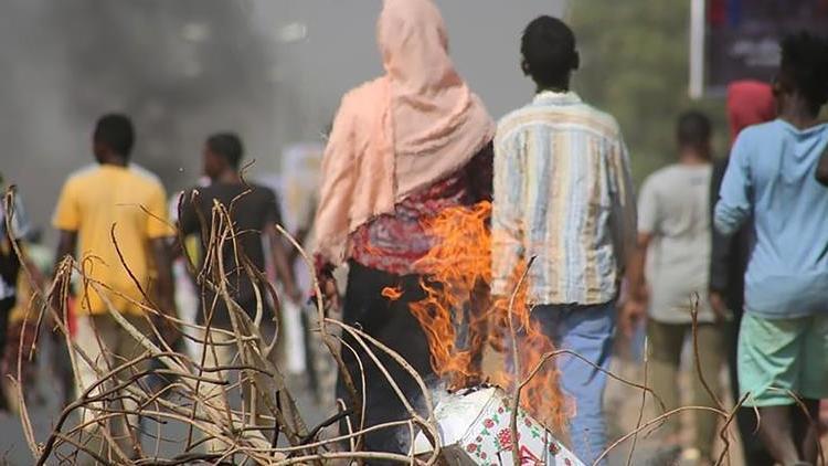 Sudanda darbe karşıtı gösteriler sürüyor