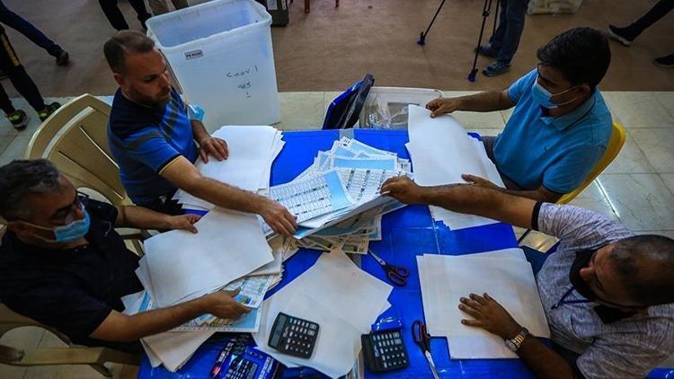 Irakta sandıklarındaki oylar yeniden elle sayılıyor