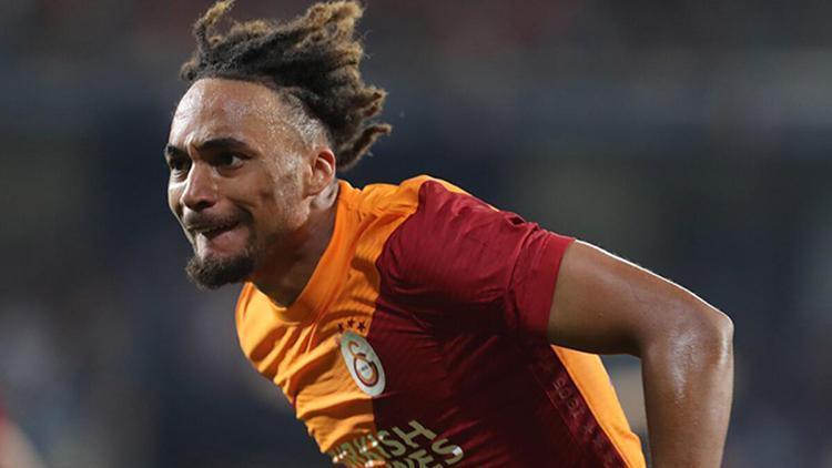 Galatasaraydan Sacha Boeyden sakatlık açıklaması