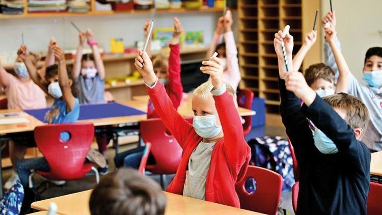 Almanya’da ‘Okullarda maske geri gelsin’ çağrısı