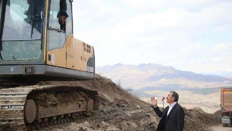 Hanide yeni bağlantı yolları çalışmalarına başlandı