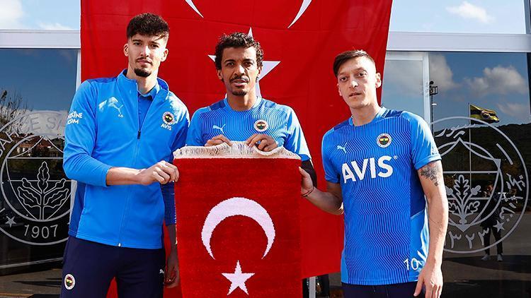 Fenerbahçede kaptanlar ‘İlmek İlmek Cumhuriyet’ dedi