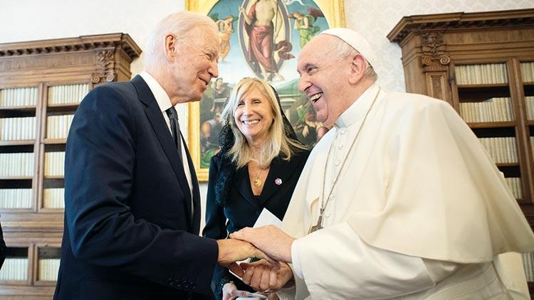 Biden, Vatikan’da Papa ile görüştü