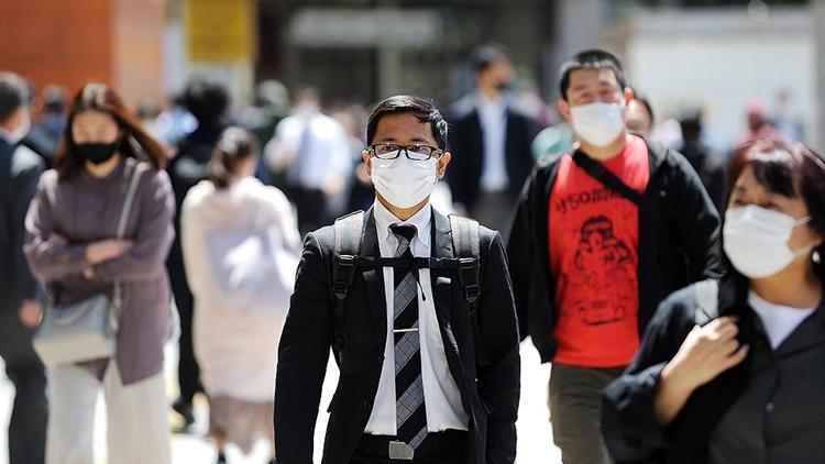 Japonyada 82 milyon maske depolarda bekliyor
