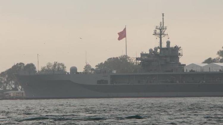 ABD savaş gemisi Sarayburnu Limanında