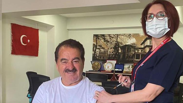 Ünlü şarkıcı İbrahim Tatlıses 4. doz Kovid-19 aşısını İzmirde oldu