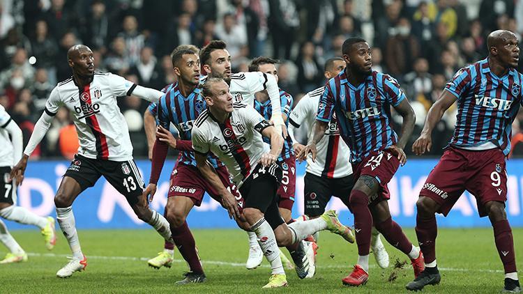 Beşiktaşta Atiba Hutchinson: Düzeltmemiz gereken şeyler var