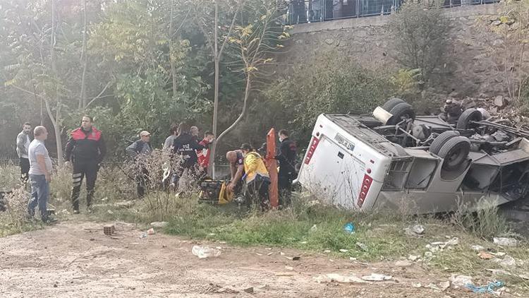 Kocaeli’de öğrenci servisi dereye uçtu: 3 ölü, 19 yaralı