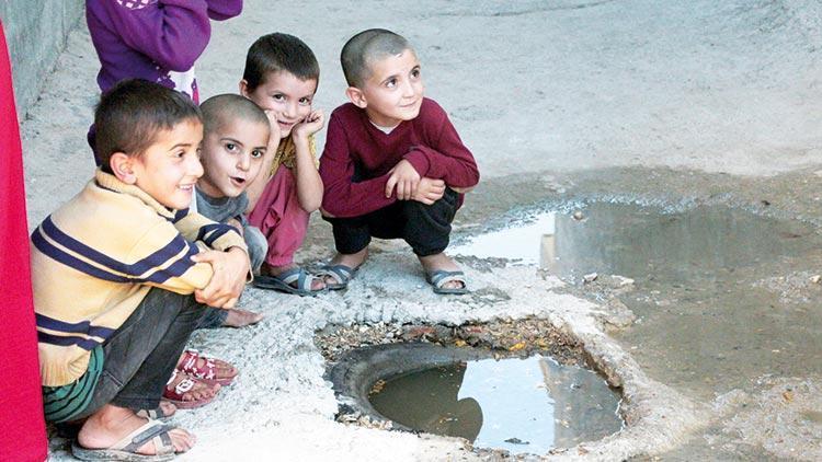 Bu mahalleye kulak verin: 30’a yakın sokaktaki 2 metrelik foseptikler tehlike saçıyor