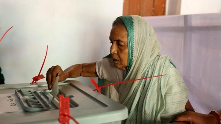 Bangladeş sandık başına gidiyor