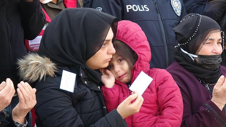 Uyuşturucu satıcılarıyla çatışmada şehit olan polis için Balıkesirde tören