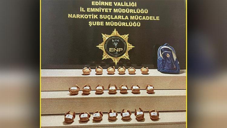 Narkotik ekibinden uyuşturucu kaçakçılarına darbe Gümrükte yakalandılar