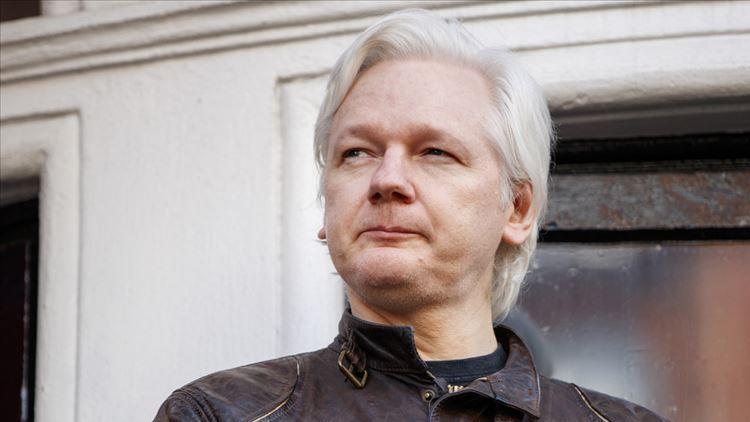 Julian Assangein cezaevinde evleniyor