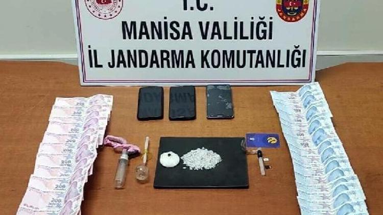 Alaşehirde uyuşturucu operasyonu: 3 gözaltı
