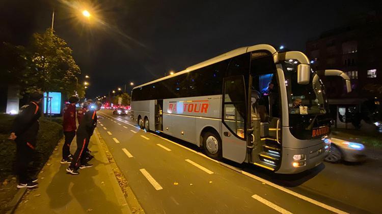 Son Dakika Haberi... U21 Milli Takımının otobüsü bozuldu Belçika maçı için karar...