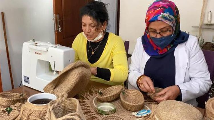 Kadınlar hem meslek öğreniyor, hemde aile bütçelerine katkı sağlıyor