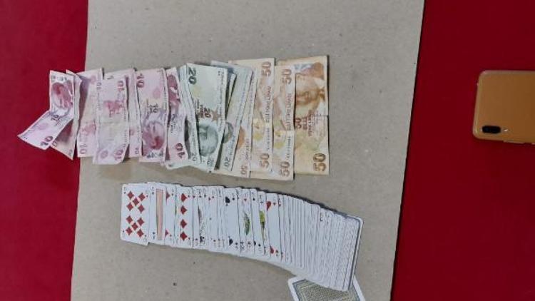 Hatayda kumar oynayan 3 kişiye 4 bin 8 lira ceza kesildi