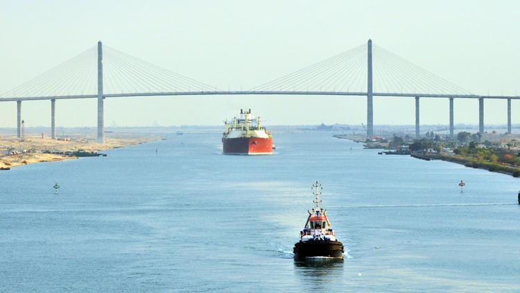 Küresel ticaretin yüzde 12si Süveyş Kanalından geçiyor