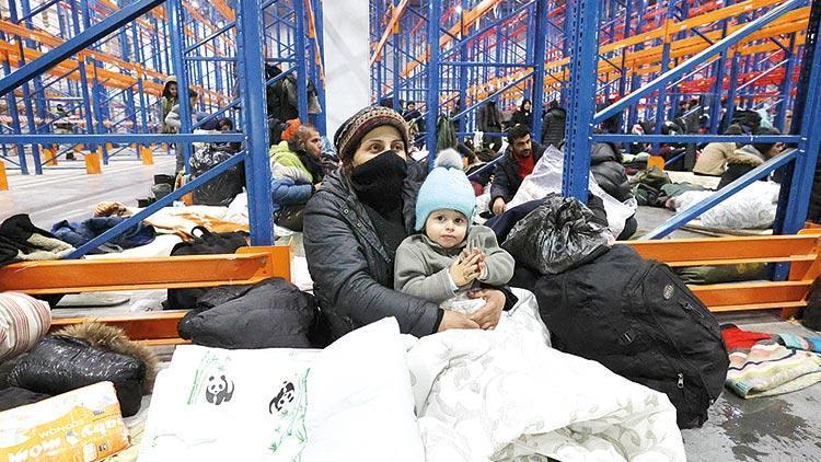 Polonya Savunma Bakanı Blaszczak: Sınırda bekleyiş aylar sürebilir