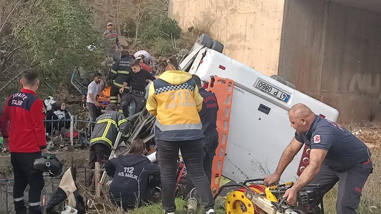 Koacaelide 5 kişinin öldüğü servis kazasıyla ilgili okul müdürü açığa alındı