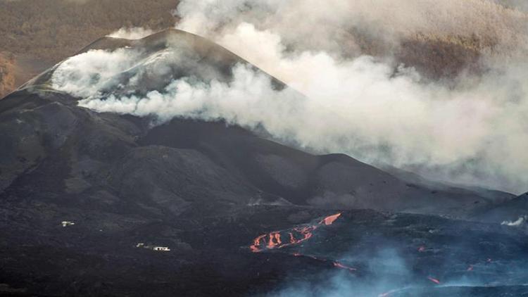 La Palma Adasında 24 saatte 300den fazla deprem oldu