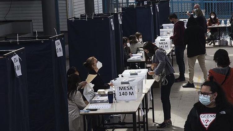 Şili halkı pazar günü devlet başkanını seçmek için sandığa gidecek