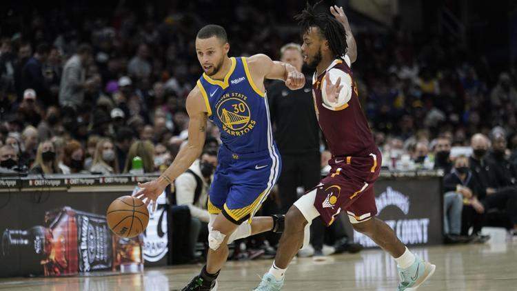 Curry rekor kırdı, Warriors kazandı