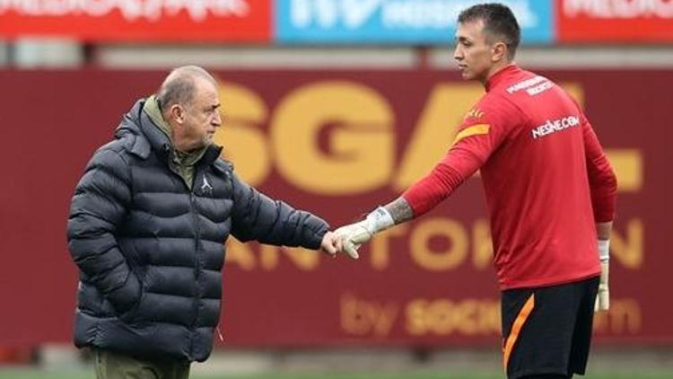 Galatasarayda derbi öncesi Musleraya terapi ve transfer kararı