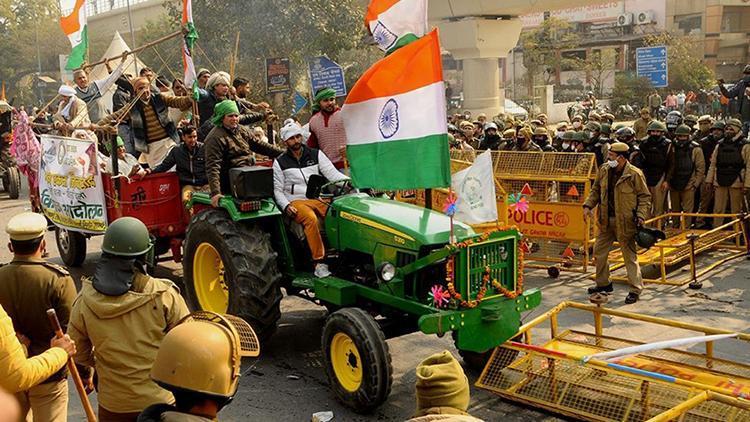Hindistanda tarım yasalarını protesto eden çiftçiler eylemlerine devam edecek