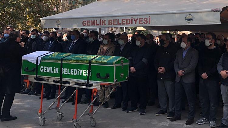 Bursada okul müdürü ve babası, 5 gün arayla koronavirüsten hayatını kaybetti