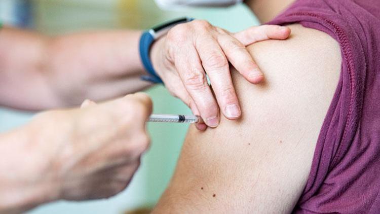 ‘Zorunlu aşı’ tartışmaları Almanya’yı böldü