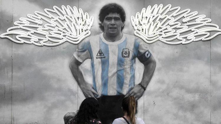 Maradona için akılalmaz önlem Çalınmasın diye kalbi olmadan gömüldü