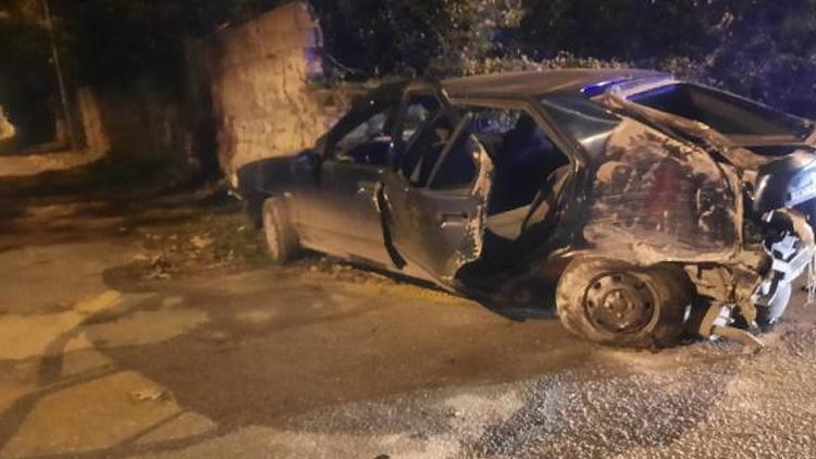 Ehliyetsiz sürücü otomobili hurdaya çevirdi: 5 çocuk yaralı