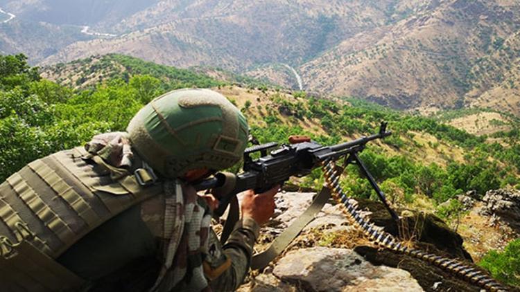 Son dakika: PKKdan kaçan 2 terörist teslim oldu