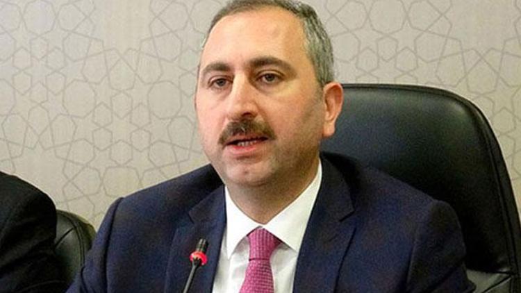 Bakan Gül: Şiddete karşı duruşuyla, vicdanlara tercüman olan yargı mensuplarını tebrik ediyorum